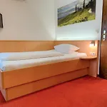 Gaestehaus Ferk - Fruehstueckspension, Гостевой дом 3*