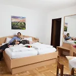 Gaestehaus Ferk - Fruehstueckspension, 3* Бад-Радкерсбург