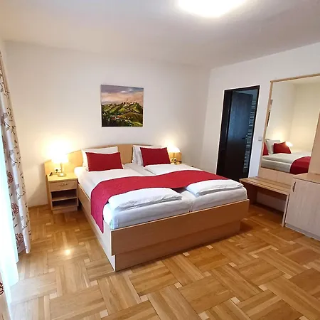 Gaestehaus Ferk - Fruehstueckspension, 4*