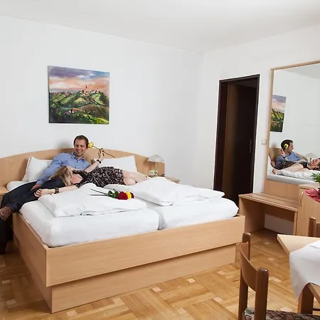 Gaestehaus Ferk - Fruehstueckspension, 3* باد رادكرسبرغ