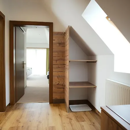 ゲストハウス Gaestehaus Ferk - Fruehstueckspension, 2*